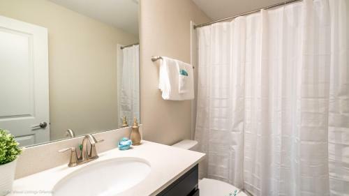 Villa Disney-champions Gate Resorts 8br/5baths/pool/spa