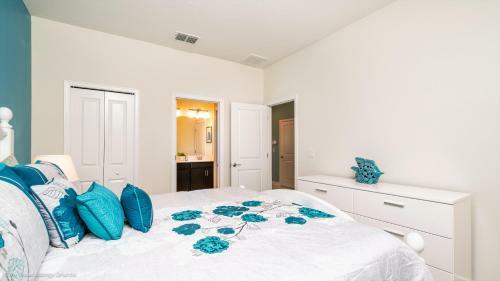 Villa Disney-champions Gate Resorts 8br/5baths/pool/spa