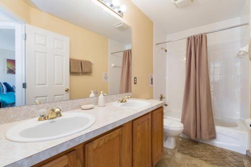 Villa 5 Bedroom Home At Highlands Reserve 157