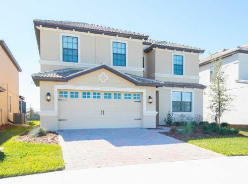 Champions Gate Sunny Days Getaway - Six Bedroom Home