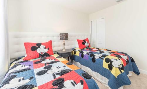 Champions Gate Sunny Days Getaway - Six Bedroom Home