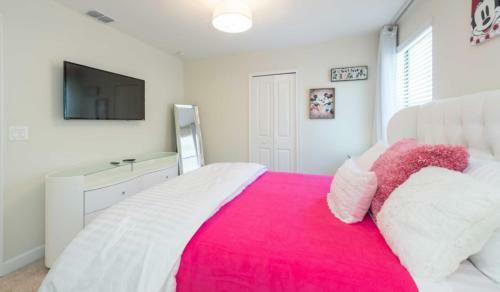 Champions Gate Sunny Days Getaway - Six Bedroom Home
