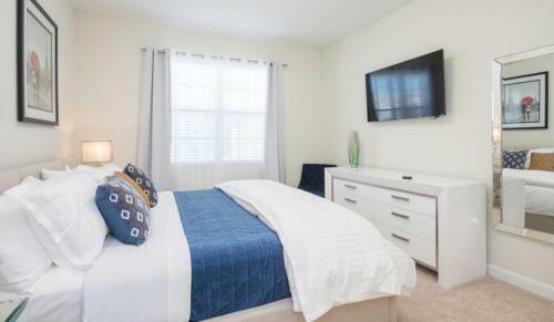 Champions Gate Sunny Days Getaway - Six Bedroom Home
