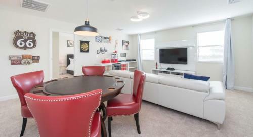 Champions Gate Sunny Days Getaway - Six Bedroom Home