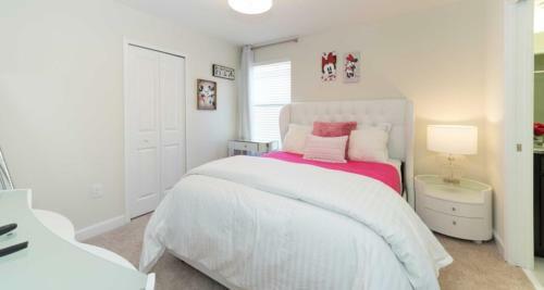 Champions Gate Sunny Days Getaway - Six Bedroom Home