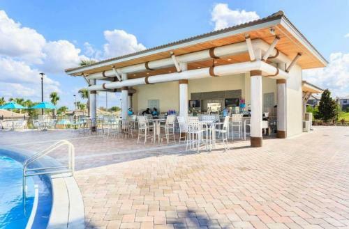 Extravaganza Elegant 8 Bed In Champion Gate