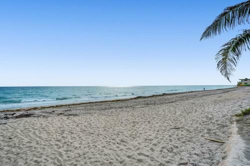 Villa Beautiful Ocean House Directly On The Beach