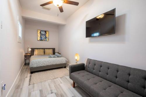 Supervilla - 3br 2ba - Jacuzzi - Brand New House!