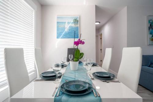 Supervilla - 3br 2ba - Jacuzzi - Brand New House!