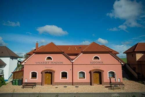 Hostal Penzion Sudom�r