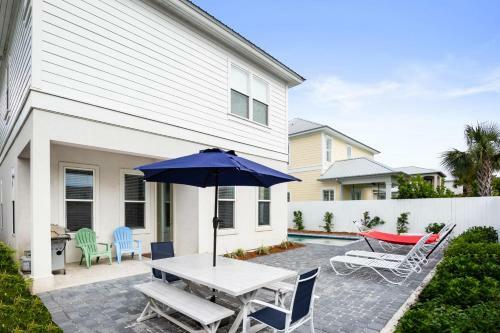 New Luxury Home! New Private Pool! Gated Community!