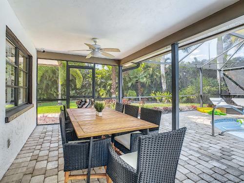 Villa Entire House* Luxurious Home,heated Pool*