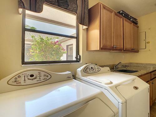 Villa Entire House* Luxurious Home,heated Pool*