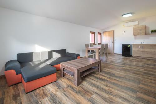 Pohoda Sala? U Velehradu-2 Apartmany