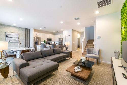 South Facing Pool & Spa - 8 Bdm Luxurious Villa Villa