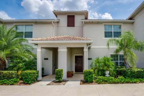 South Facing Pool - Storey Lake Townhome Townhouse
