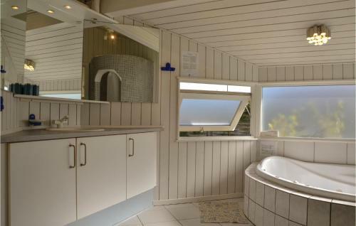 Holiday Home Bl�mejsevej Dronningm�lle X