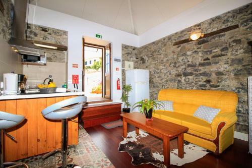 Hostal Casa Velha D Fernando E Casa Av� Augusta