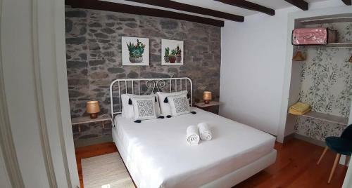 Hostal Casa Velha D Fernando E Casa Av� Augusta