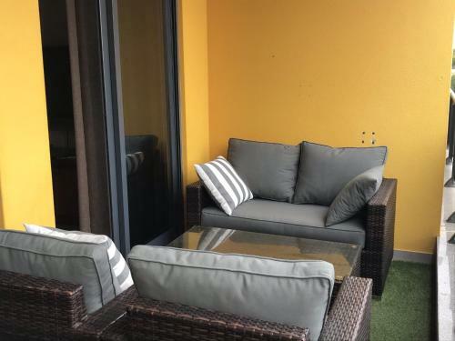 Apartamento Frente Ao Mar Com Piscina De �gua Salgada