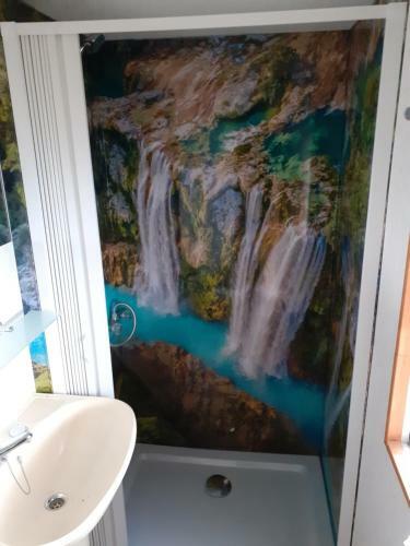 Mobiln� D?m Na Louce V Kempu V�r