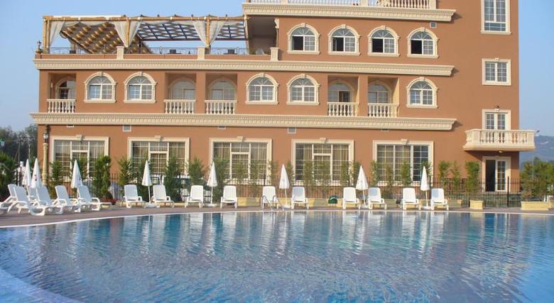 Hotel Ador Resort