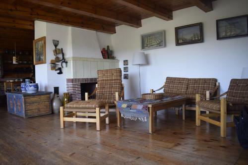 Charmantes, Ger�umiges Ferienhaus In Boddenn�he