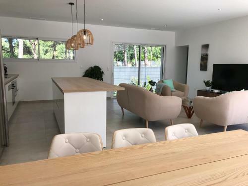 Location Villa Entre Lac Et Oc�an Avec Son Spa de Nage