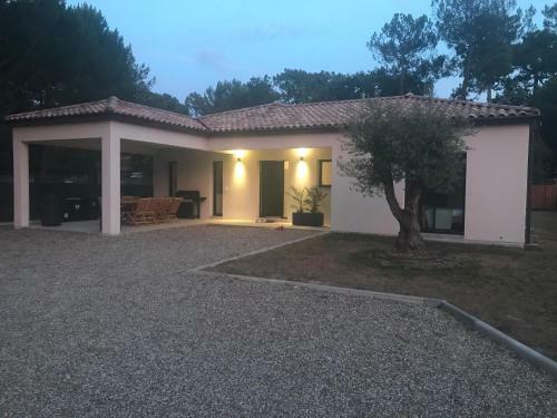 Location Villa Entre Lac Et Oc�an Avec Son Spa de Nage