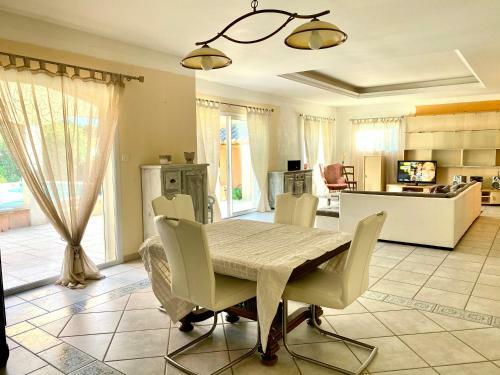 Ma Villa Proven�ale 2 Options Location