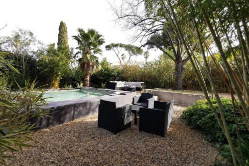 Villa Bagatelle Carqueiranne With Its Pool