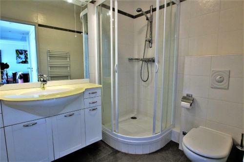 Fully Equipped Apartment With Large Terrace Lounge Area