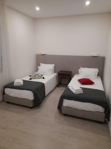 Quartos Com Wc Privado Em Moradia Com Piscina Em Loures