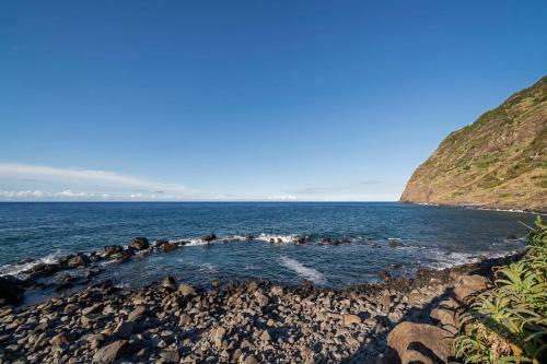 A Hideaway By The Sea Casa Da Rocha De Baixo