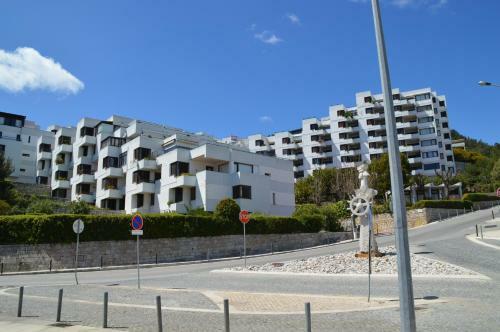 Amazing Beach & Pool Apartment With Garden