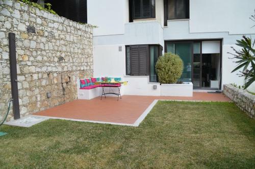 Amazing Beach & Pool Apartment With Garden