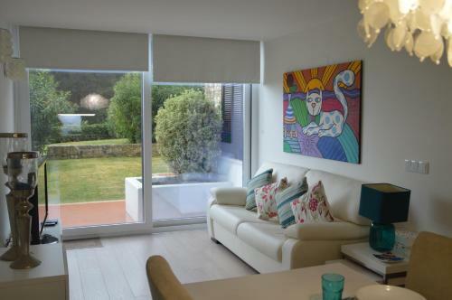 Amazing Beach & Pool Apartment With Garden