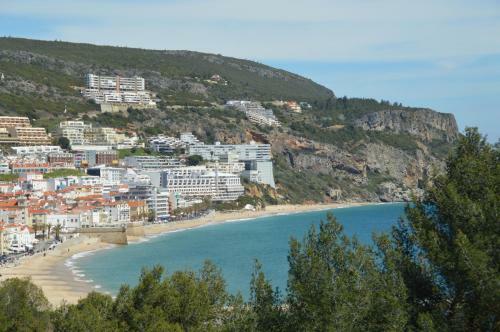 Amazing Beach & Pool Apartment With Garden