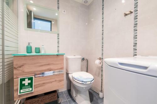 Turquoise Turtle Apartment - With Seaview And A/c