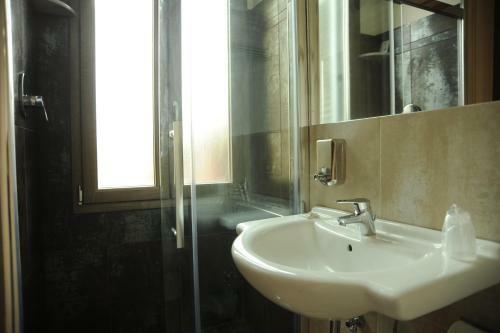 Hostal Guesthouse Buonarroti Florence