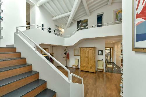 An Amazing Apartment In Oltrarno