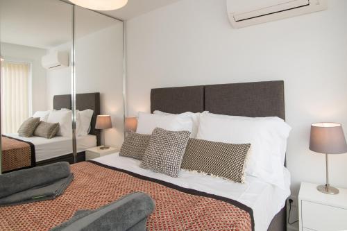 Two Bedroom Stylish Central Tavira Apartment.