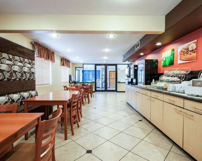 Hotel Quality Inn Airport East