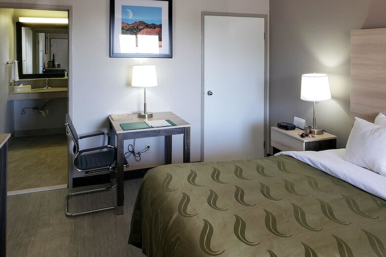Hotel Quality Inn Airport East