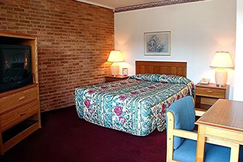 Town House Airport Motel