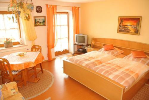 Apartamento Haus Am Waldrand - Ferienwohnung Augustin