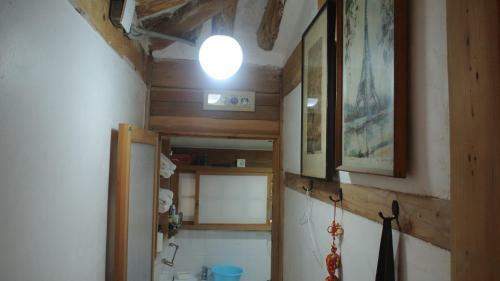 Hostal Namhyeondang Hanok Guesthouse
