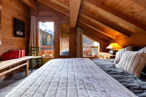Chalet In The Woods With Mont Blanc View + Fireplace
