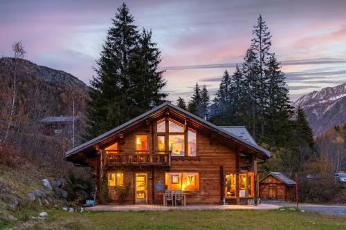 Chalet In The Woods With Mont Blanc View + Fireplace
