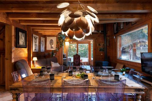Chalet In The Woods With Mont Blanc View + Fireplace